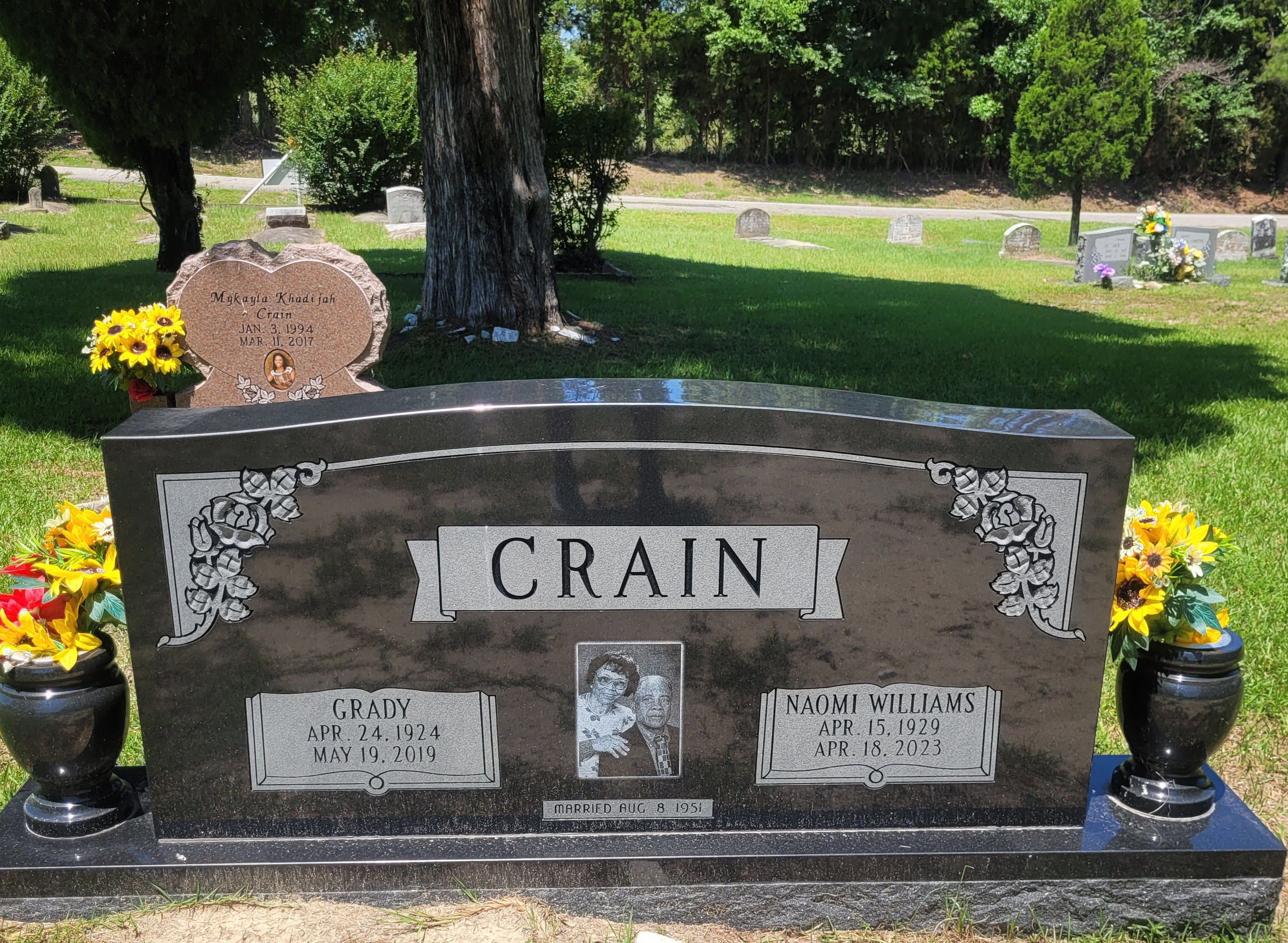 Headstone of Grady Judge Crain